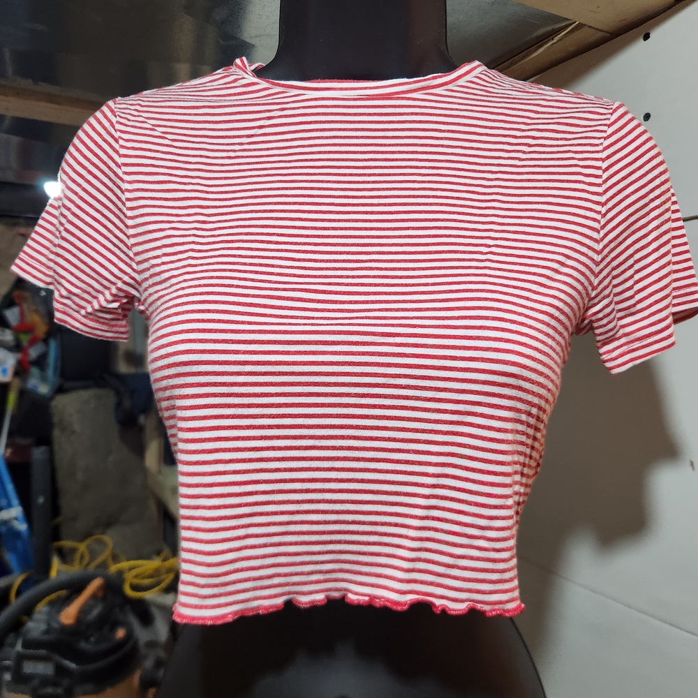 PacSun Red and White Striped Short Sleeve Crop Top